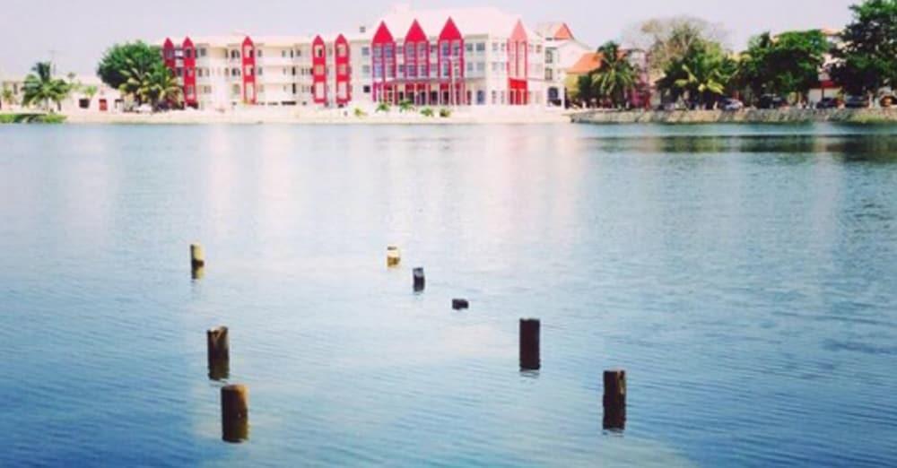 Ramada Tikal Isla De Flores Hotel Екстериор снимка