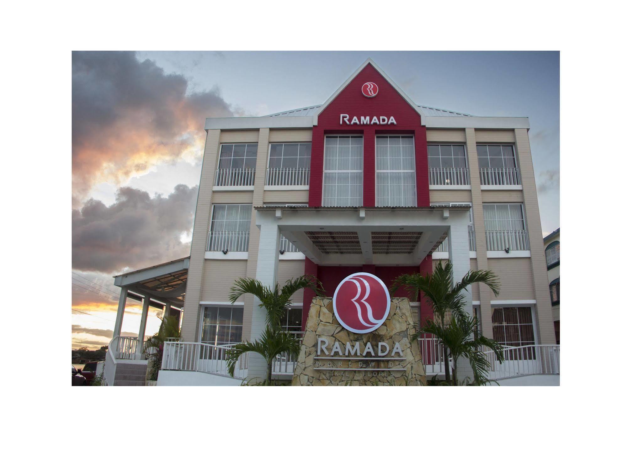 Ramada Tikal Isla De Flores Hotel Екстериор снимка