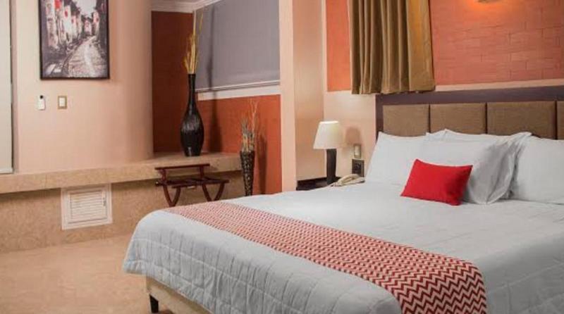 Ramada Tikal Isla De Flores Hotel Екстериор снимка